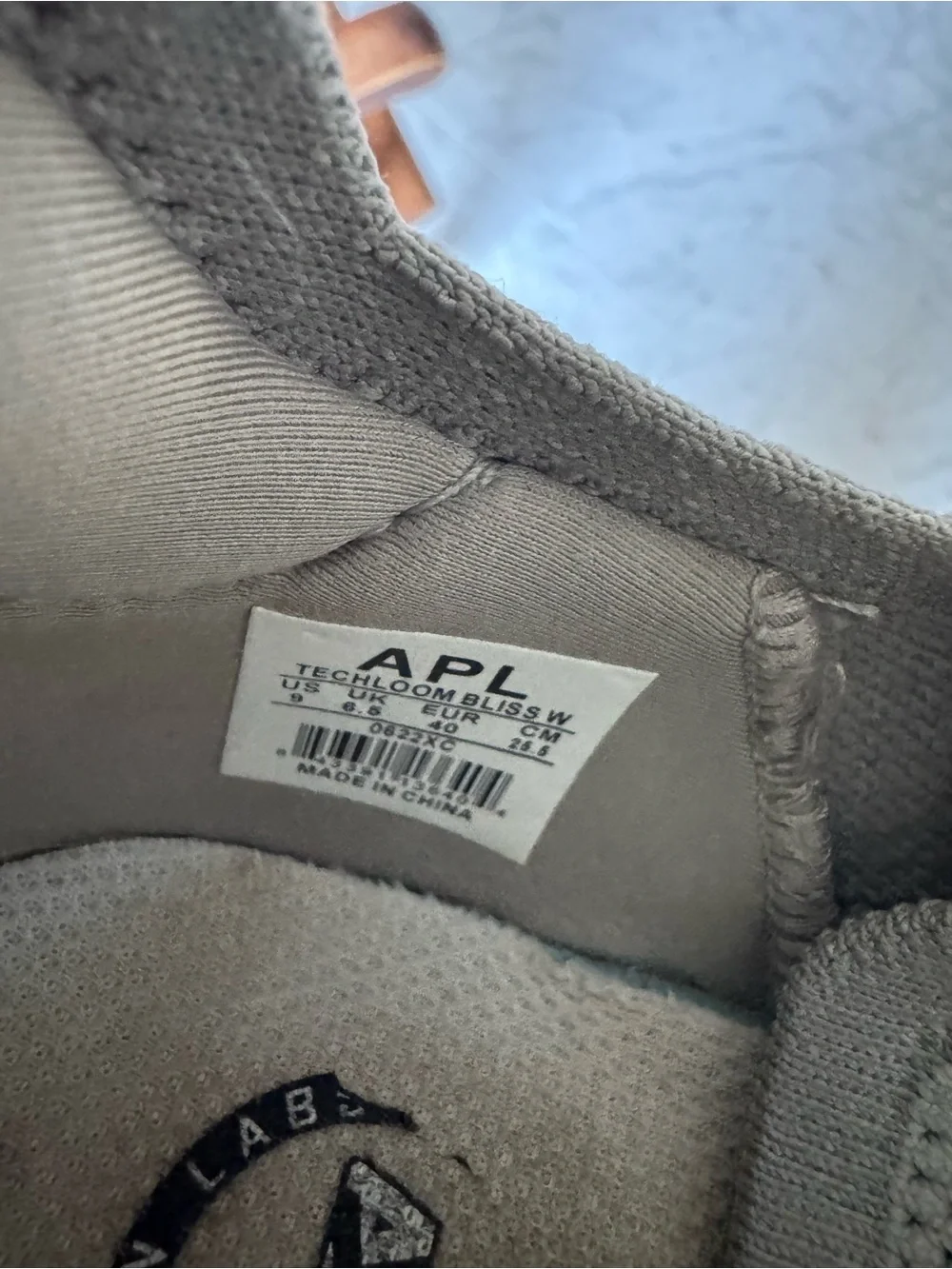 Lululemon Womens TechLoom Bliss Shoe cement sz 9
